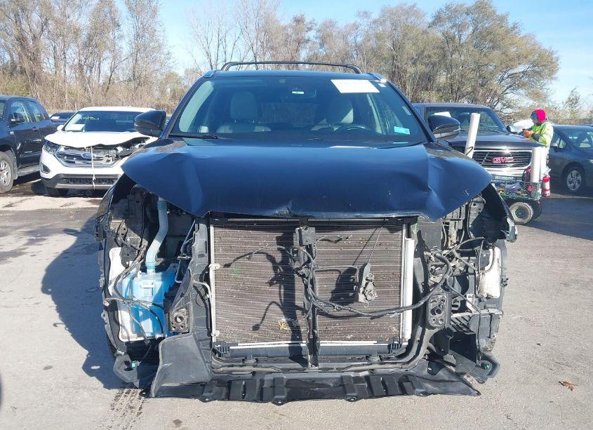 Photo 6 of 2019 Toyota Highlander XLE (VIN 5TDJZRFH2KS604614)