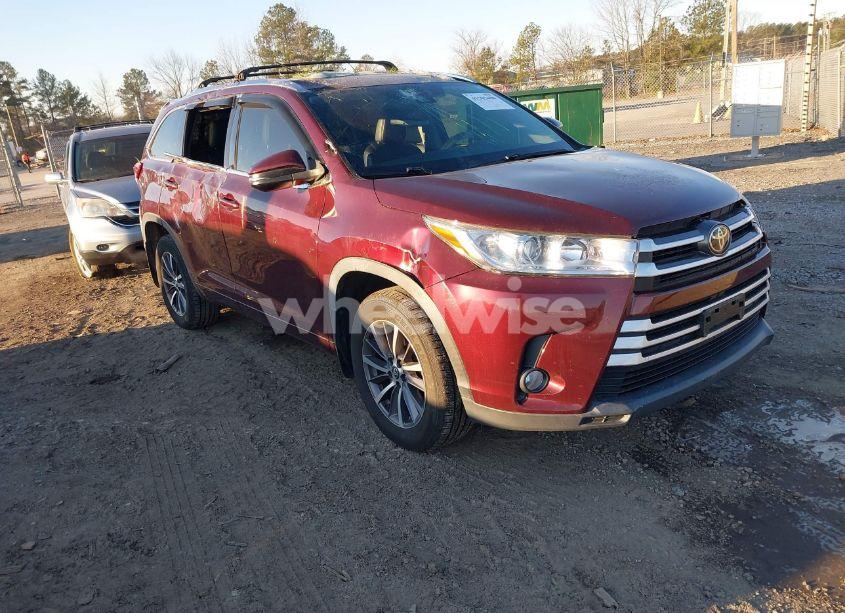 2017 Toyota Highlander XLE (VIN 5TDJZRFH3HS378351) main photo