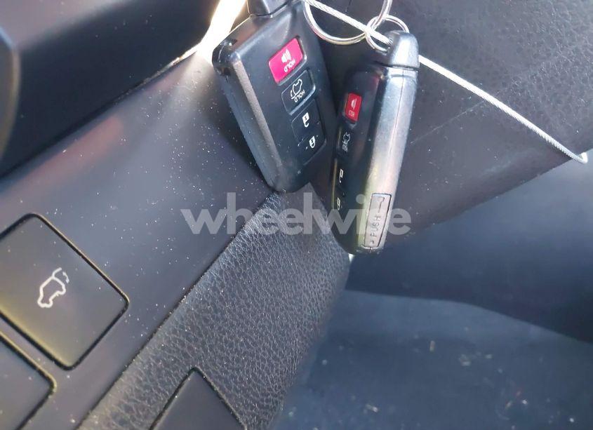 Photo 11 of 2017 Toyota Highlander XLE (VIN 5TDJZRFH3HS378351)