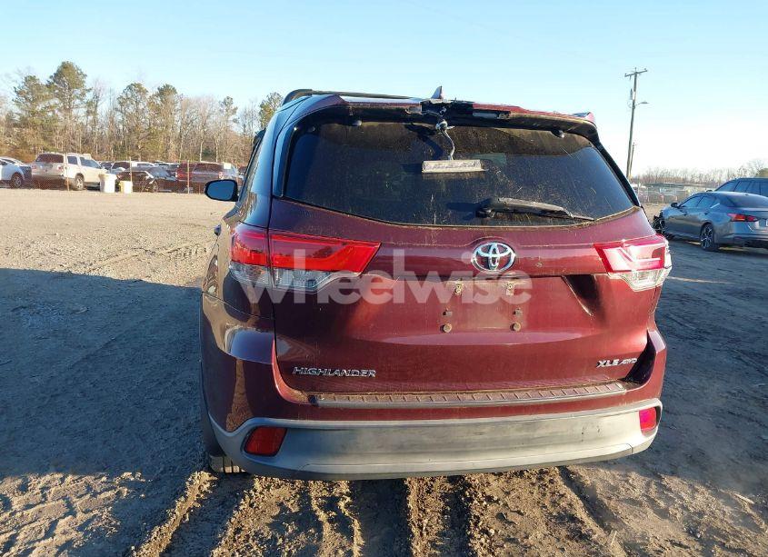 Photo 16 of 2017 Toyota Highlander XLE (VIN 5TDJZRFH3HS378351)