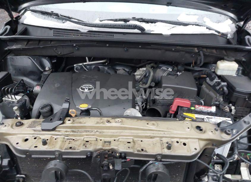 Photo 10 of 2017 Toyota Highlander XLE (VIN 5TDJZRFH3HS396252)