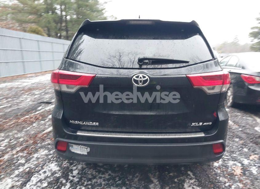 Photo 16 of 2017 Toyota Highlander XLE (VIN 5TDJZRFH3HS396252)