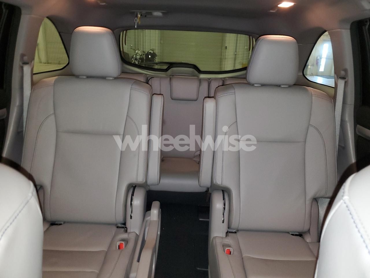 Photo 10 of 2017 TOYOTA HIGHLANDER SE (VIN 5TDJZRFH3HS434871)