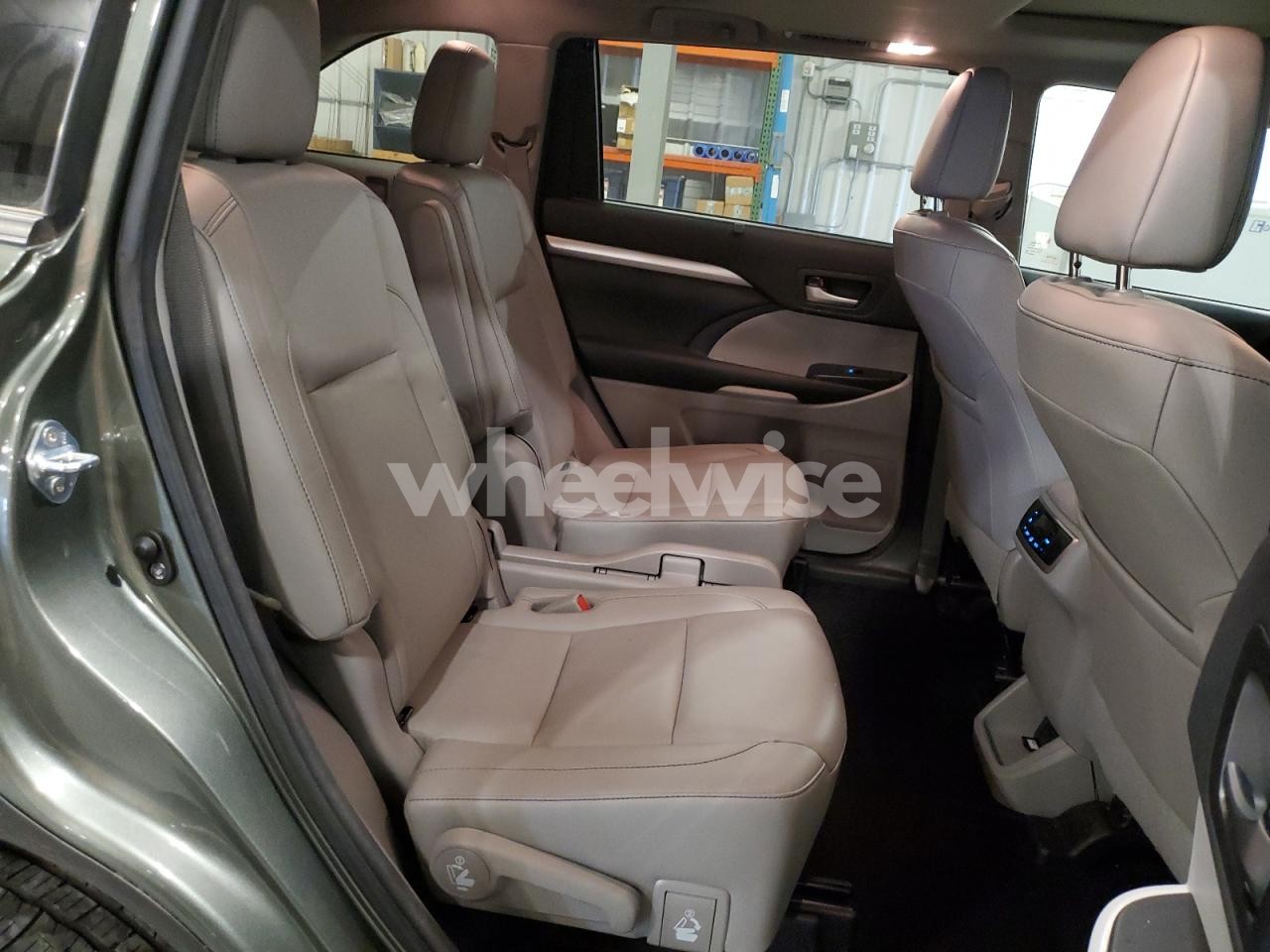 Photo 11 of 2017 TOYOTA HIGHLANDER SE (VIN 5TDJZRFH3HS434871)