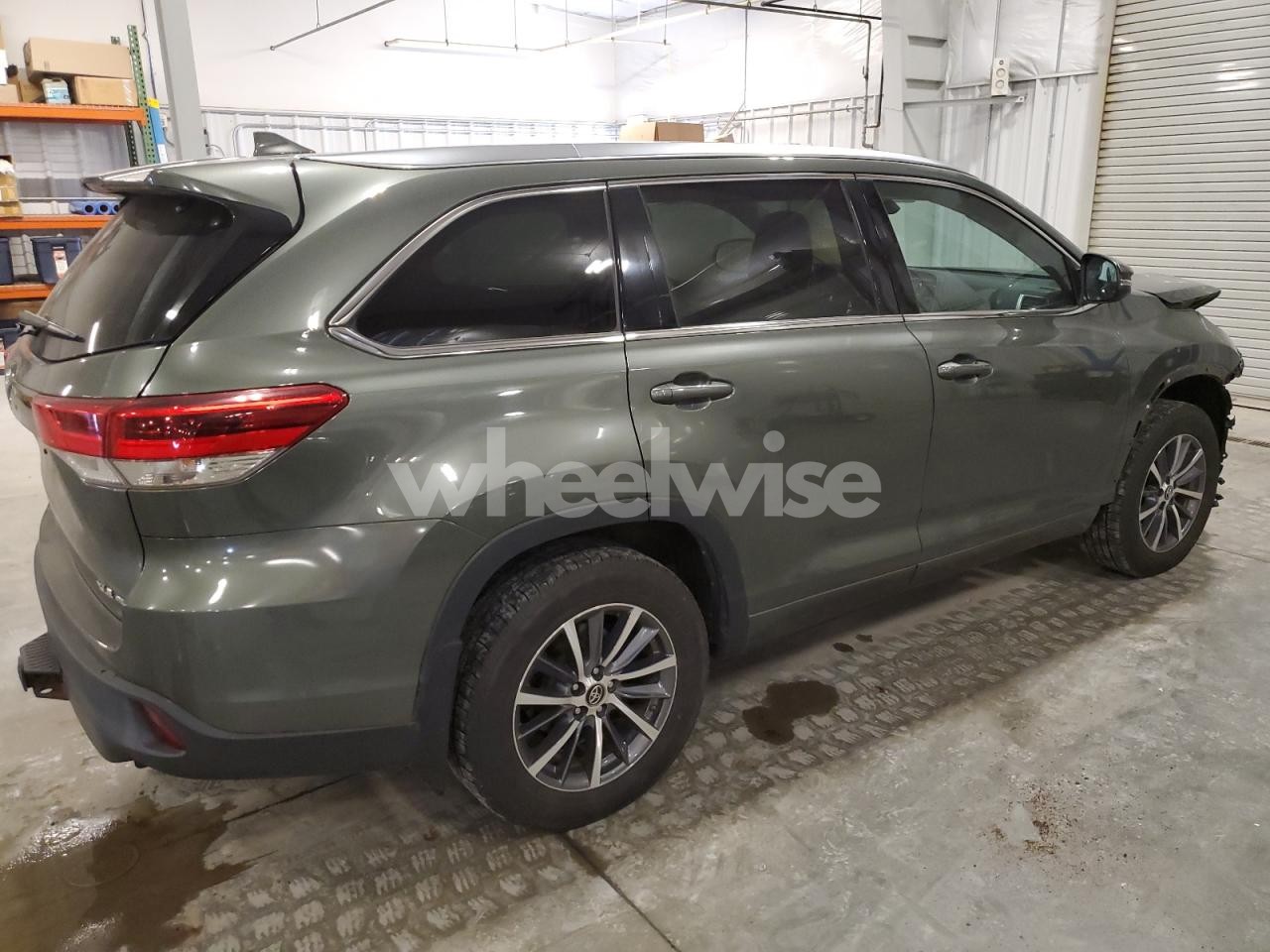 Photo 3 of 2017 TOYOTA HIGHLANDER SE (VIN 5TDJZRFH3HS434871)