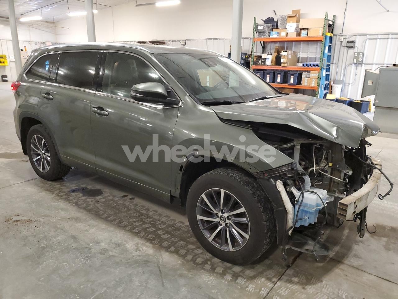 Photo 4 of 2017 TOYOTA HIGHLANDER SE (VIN 5TDJZRFH3HS434871)