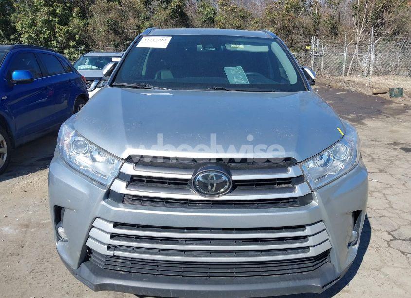 Photo 11 of 2017 Toyota Highlander XLE (VIN 5TDJZRFH3HS447023)