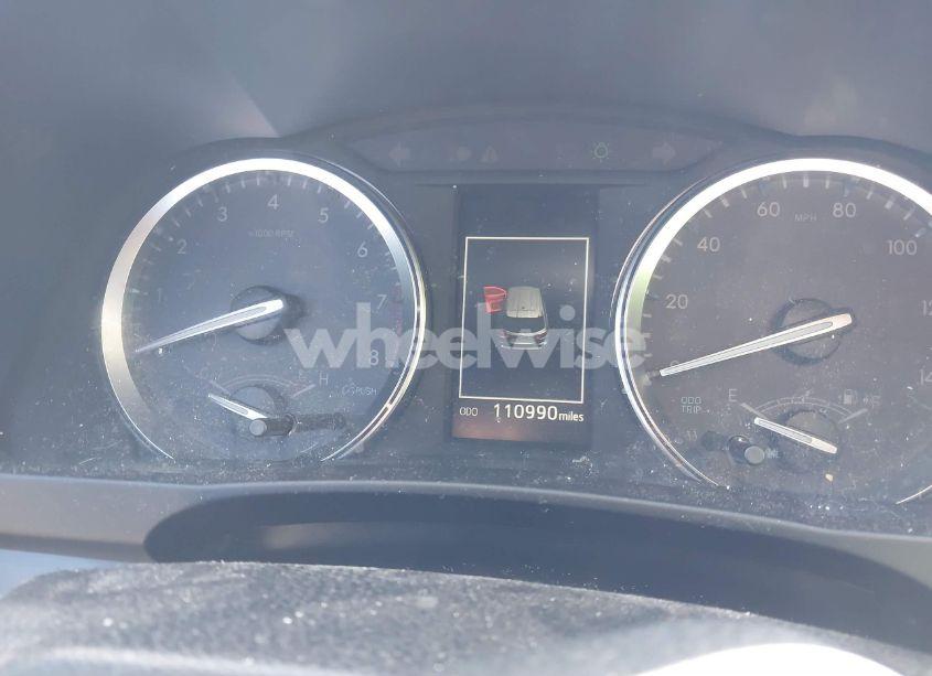 Photo 7 of 2017 Toyota Highlander XLE (VIN 5TDJZRFH3HS447023)