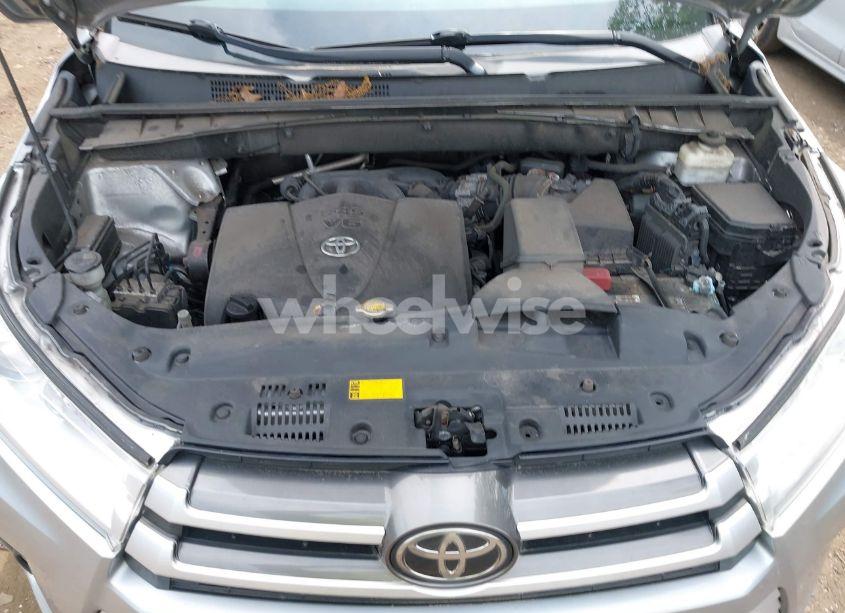 Photo 10 of 2017 Toyota Highlander XLE (VIN 5TDJZRFH3HS512047)