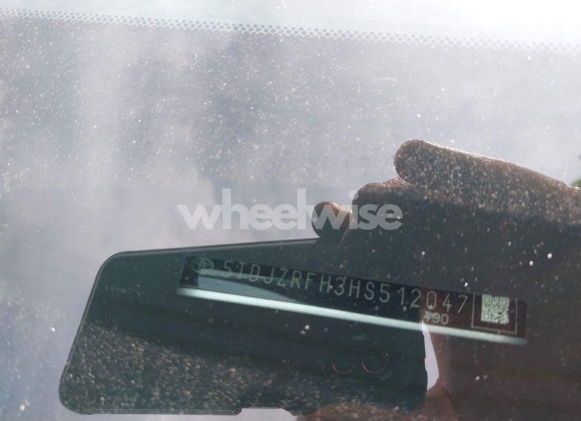 Photo 17 of 2017 Toyota Highlander XLE (VIN 5TDJZRFH3HS512047)