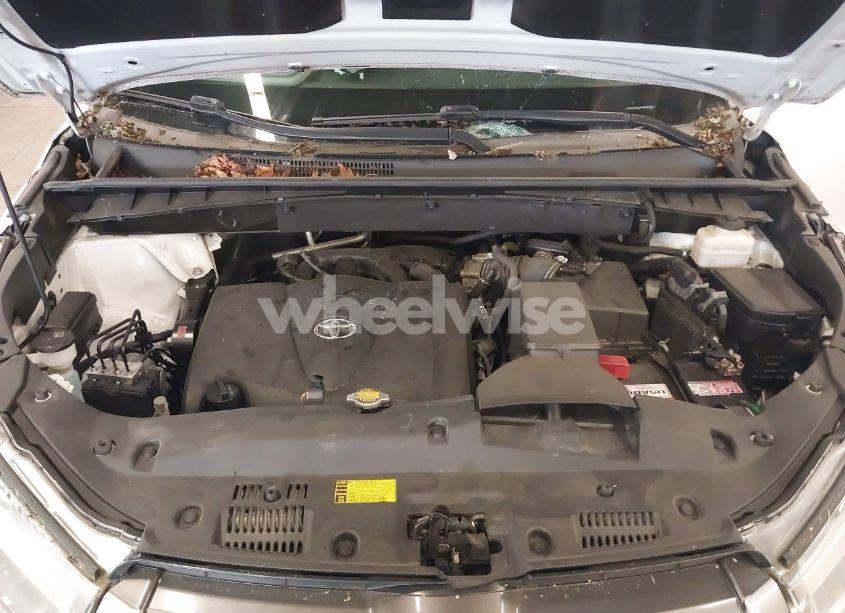 Photo 10 of 2017 Toyota Highlander XLE (VIN 5TDJZRFH3HS513313)