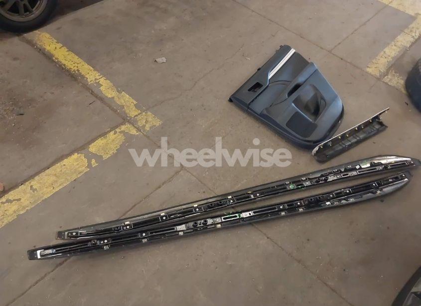 Photo 12 of 2017 Toyota Highlander XLE (VIN 5TDJZRFH3HS513313)