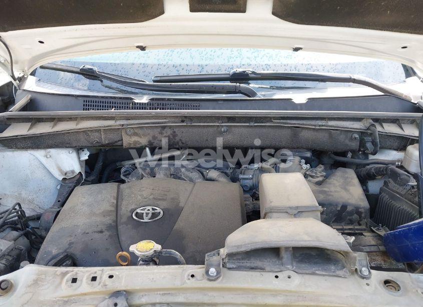 Photo 10 of 2017 Toyota Highlander XLE (VIN 5TDJZRFH3HS513862)