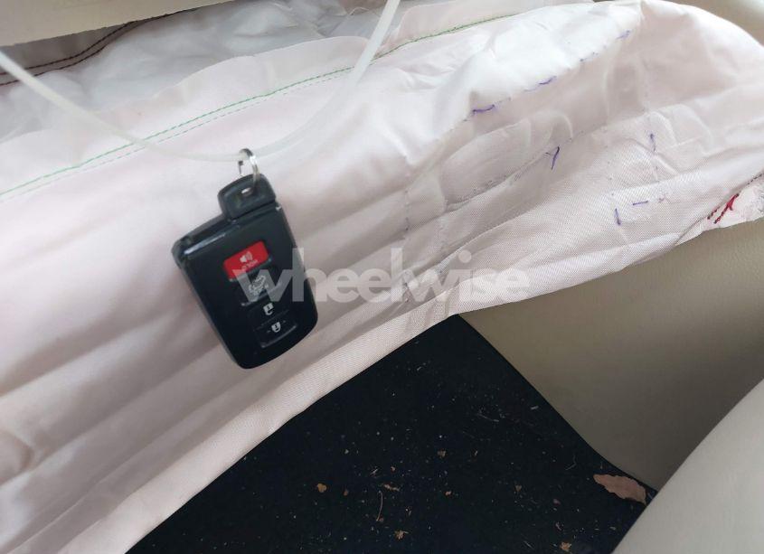 Photo 11 of 2018 Toyota Highlander XLE (VIN 5TDJZRFH3JS547788)