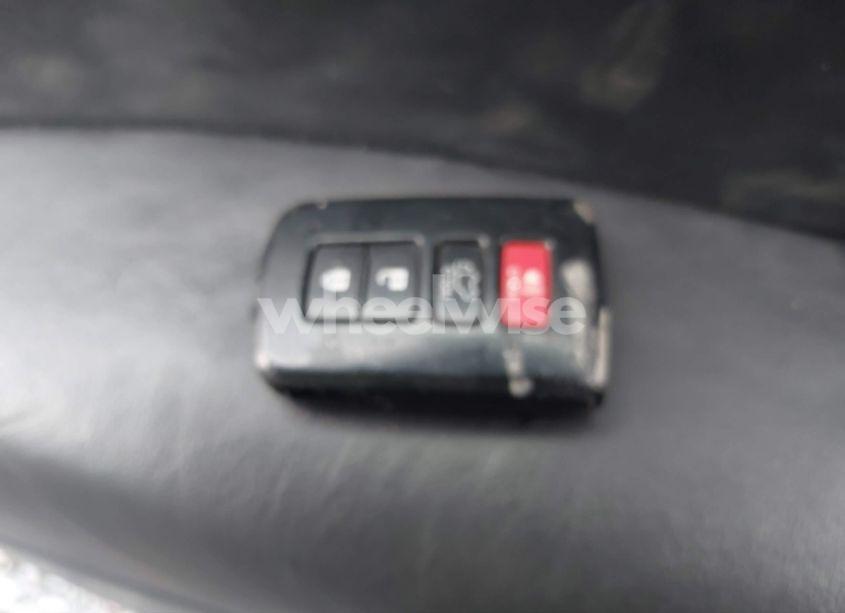 Photo 11 of 2019 Toyota Highlander XLE (VIN 5TDJZRFH3KS605142)