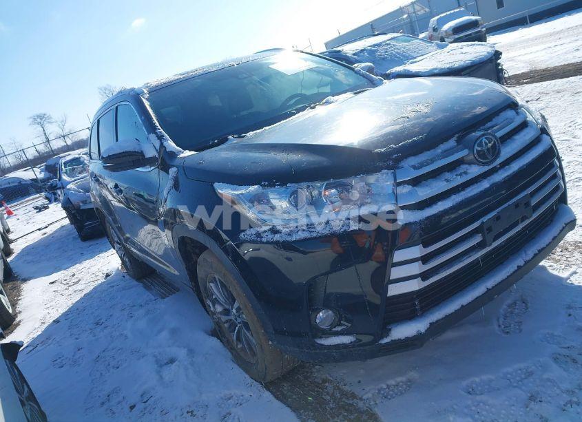 2019 Toyota Highlander XLE (VIN 5TDJZRFH3KS618893) main photo