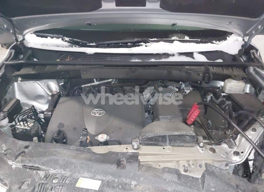 Photo 10 of 2019 Toyota Highlander XLE (VIN 5TDJZRFH3KS622958)