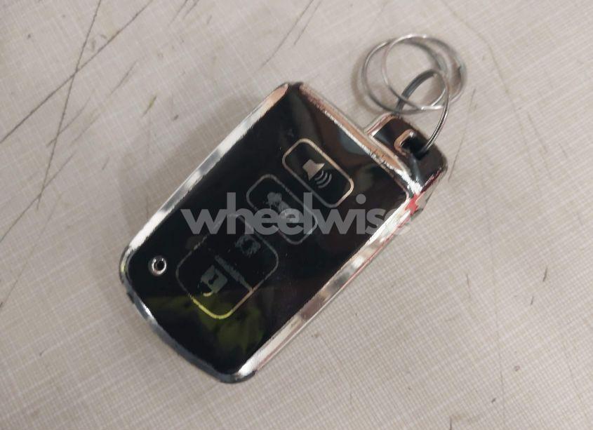 Photo 11 of 2019 Toyota Highlander XLE (VIN 5TDJZRFH3KS622958)