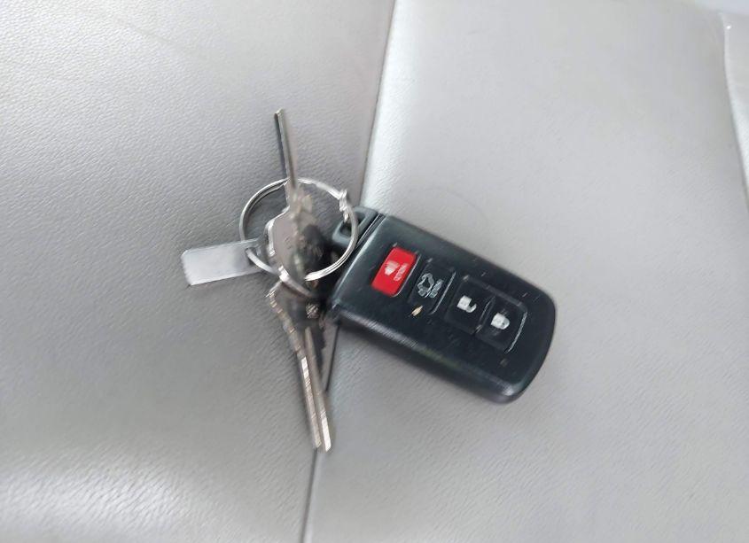 Photo 11 of 2019 Toyota Highlander XLE (VIN 5TDJZRFH3KS708576)