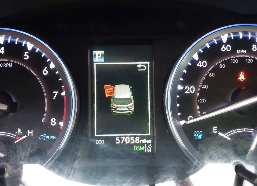 Photo 15 of 2019 Toyota Highlander XLE (VIN 5TDJZRFH3KS709839)