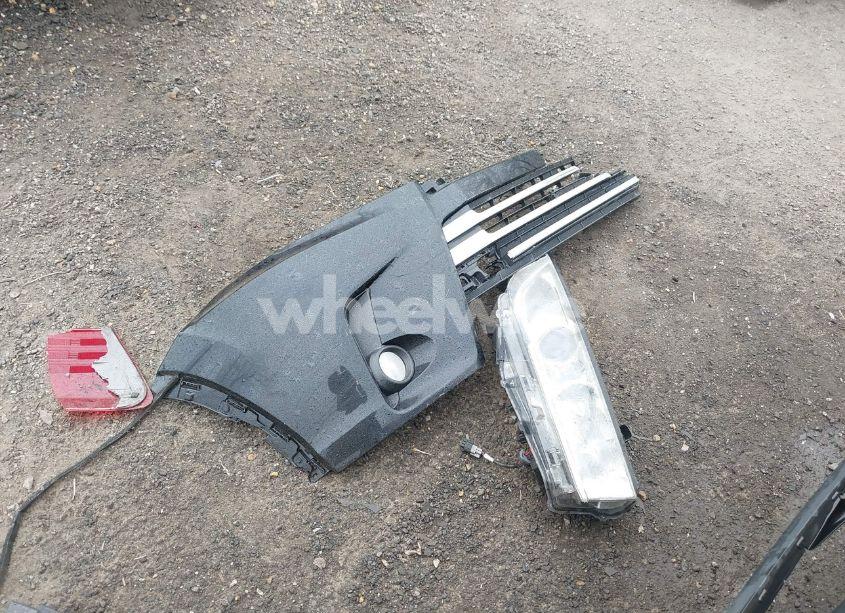 Photo 12 of 2019 Toyota Highlander XLE (VIN 5TDJZRFH3KS732604)