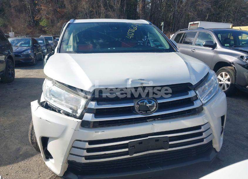 Photo 12 of 2017 Toyota Highlander XLE (VIN 5TDJZRFH4HS367665)