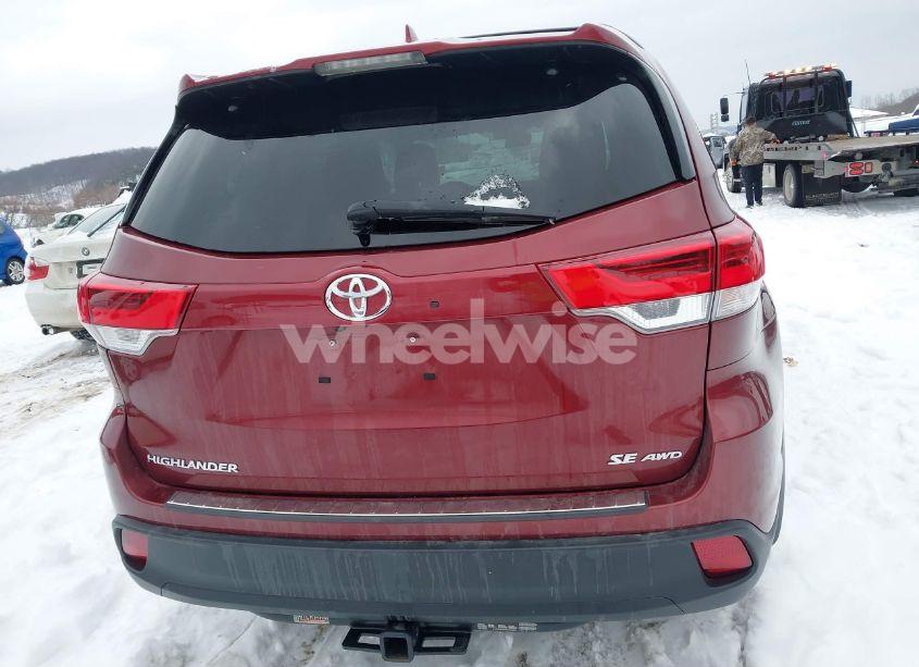 Photo 17 of 2017 Toyota Highlander SE (VIN 5TDJZRFH4HS414807)