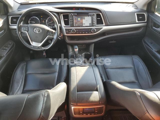Photo 12 of 2017 TOYOTA HIGHLANDER SE N/A (VIN 5TDJZRFH4HS421370)