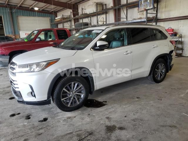 Photo 2 of 2017 TOYOTA HIGHLANDER SE N/A (VIN 5TDJZRFH4HS421370)