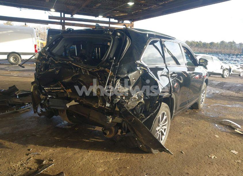 Photo 4 of 2017 Toyota Highlander XLE (VIN 5TDJZRFH4HS422602)