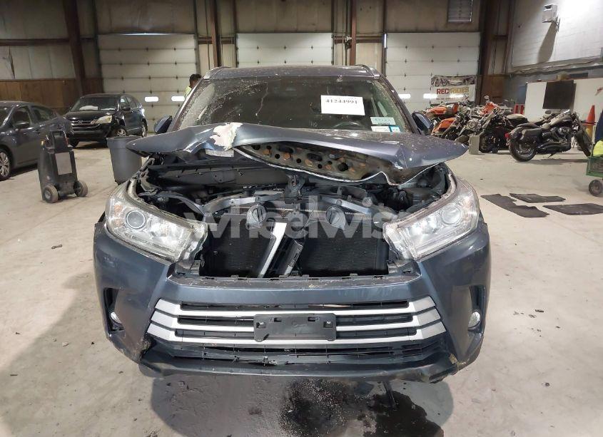 Photo 12 of 2017 Toyota Highlander XLE (VIN 5TDJZRFH4HS459780)