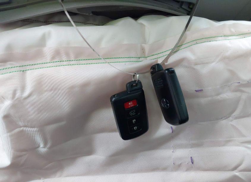 Photo 11 of 2017 Toyota Highlander XLE (VIN 5TDJZRFH4HS468009)