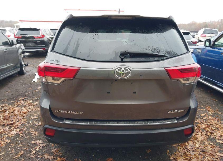 Photo 16 of 2017 Toyota Highlander XLE (VIN 5TDJZRFH4HS468009)