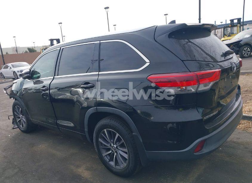 Photo 14 of 2018 Toyota Highlander XLE (VIN 5TDJZRFH4JS537223)