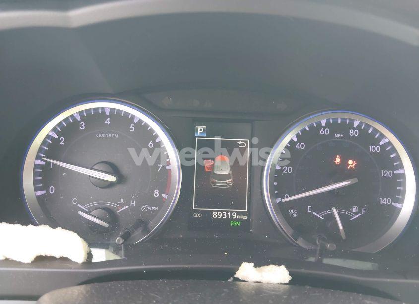 Photo 7 of 2018 Toyota Highlander XLE (VIN 5TDJZRFH4JS537223)