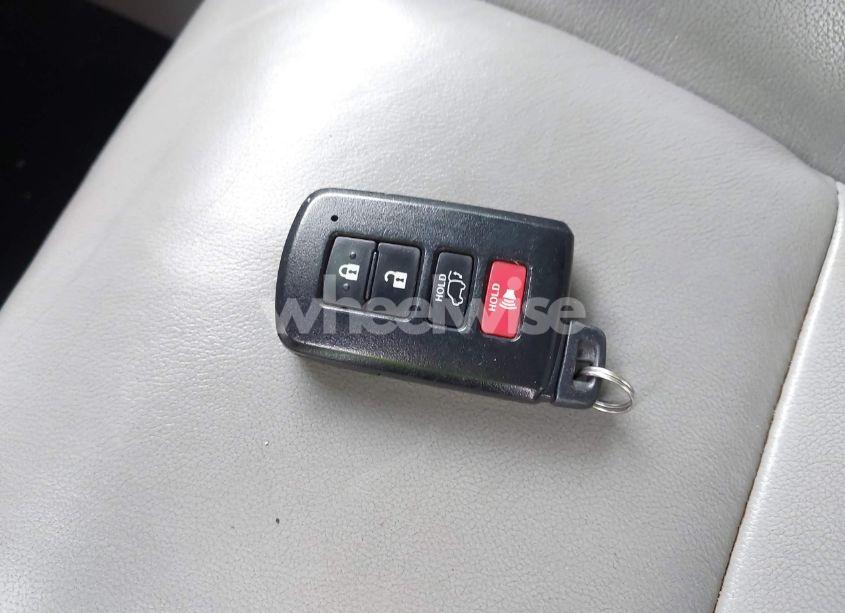 Photo 11 of 2018 Toyota Highlander XLE (VIN 5TDJZRFH4JS544303)