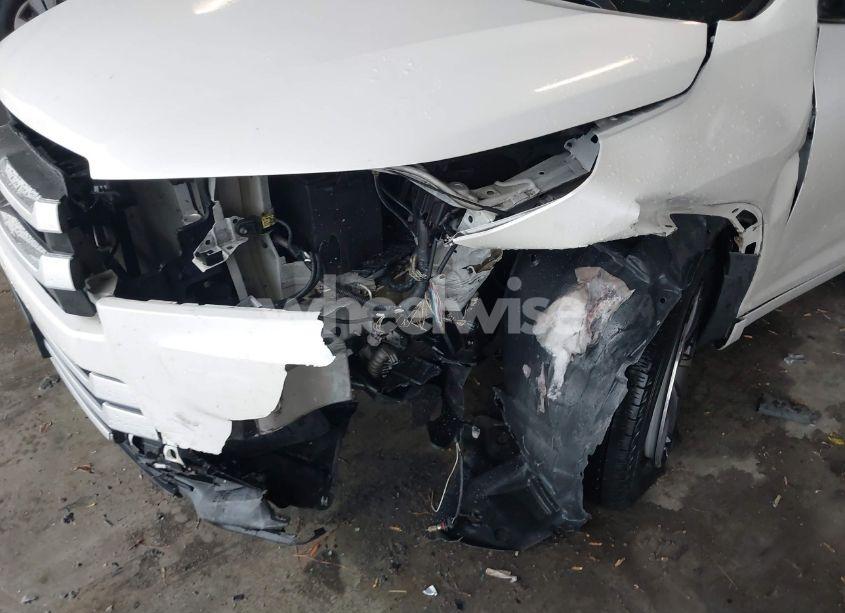 Photo 6 of 2018 Toyota Highlander XLE (VIN 5TDJZRFH4JS544303)