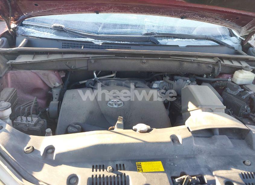 Photo 10 of 2018 Toyota Highlander XLE (VIN 5TDJZRFH4JS822598)