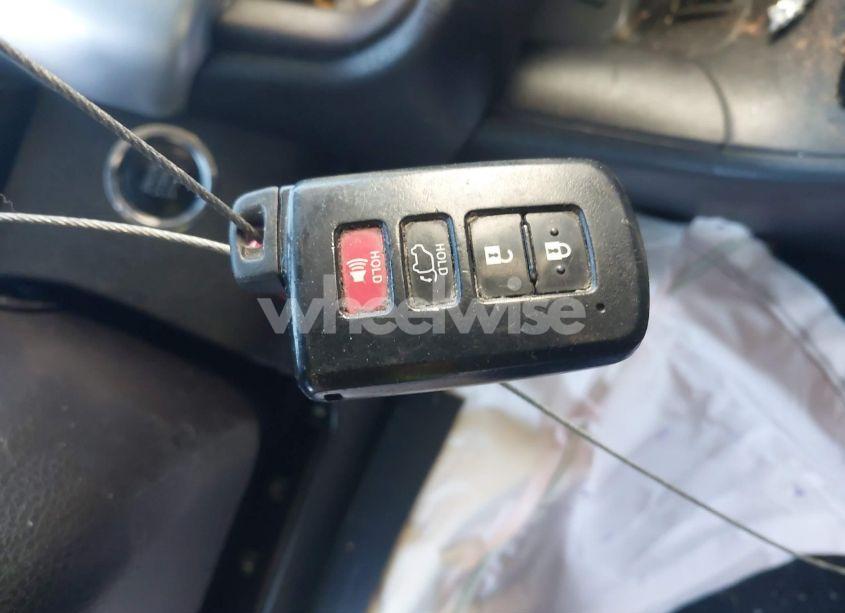 Photo 11 of 2018 Toyota Highlander XLE (VIN 5TDJZRFH4JS822598)