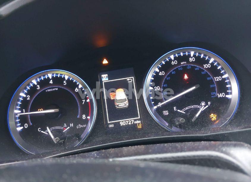 Photo 7 of 2019 Toyota Highlander XLE (VIN 5TDJZRFH4KS568182)