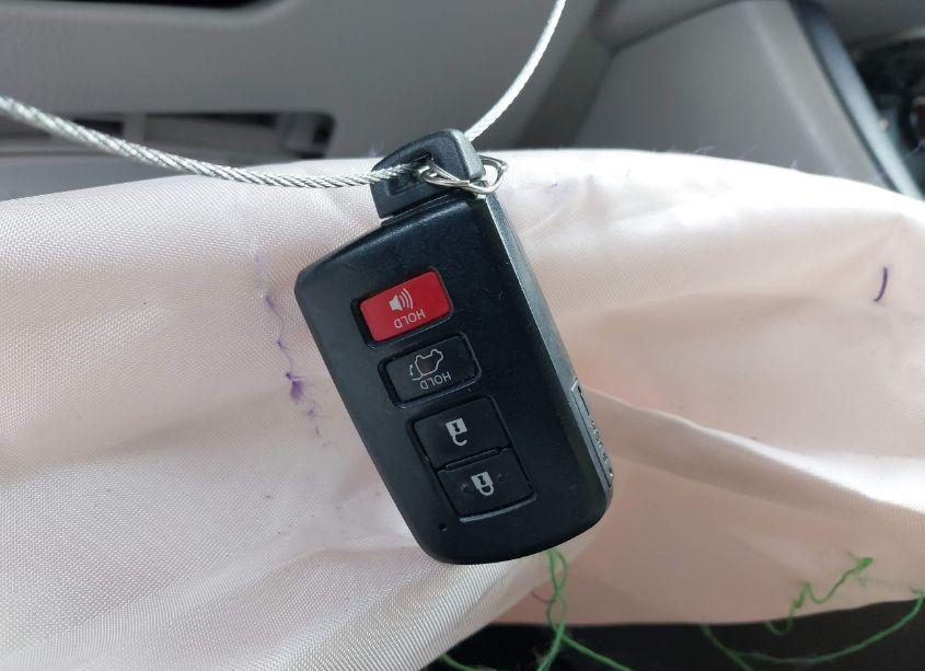 Photo 11 of 2019 Toyota Highlander XLE (VIN 5TDJZRFH4KS585063)