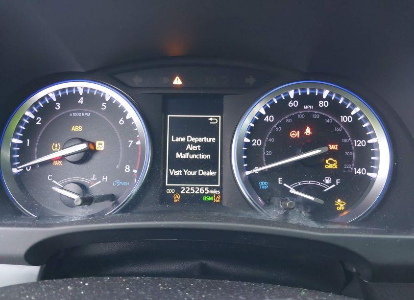 Photo 7 of 2019 Toyota Highlander XLE (VIN 5TDJZRFH4KS589338)