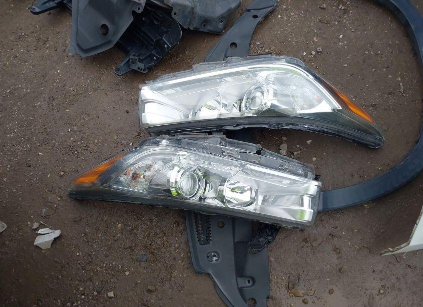 Photo 18 of 2019 Toyota Highlander XLE (VIN 5TDJZRFH4KS608082)