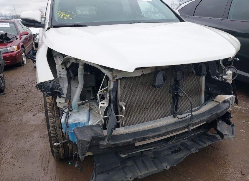 Photo 6 of 2019 Toyota Highlander XLE (VIN 5TDJZRFH4KS608082)