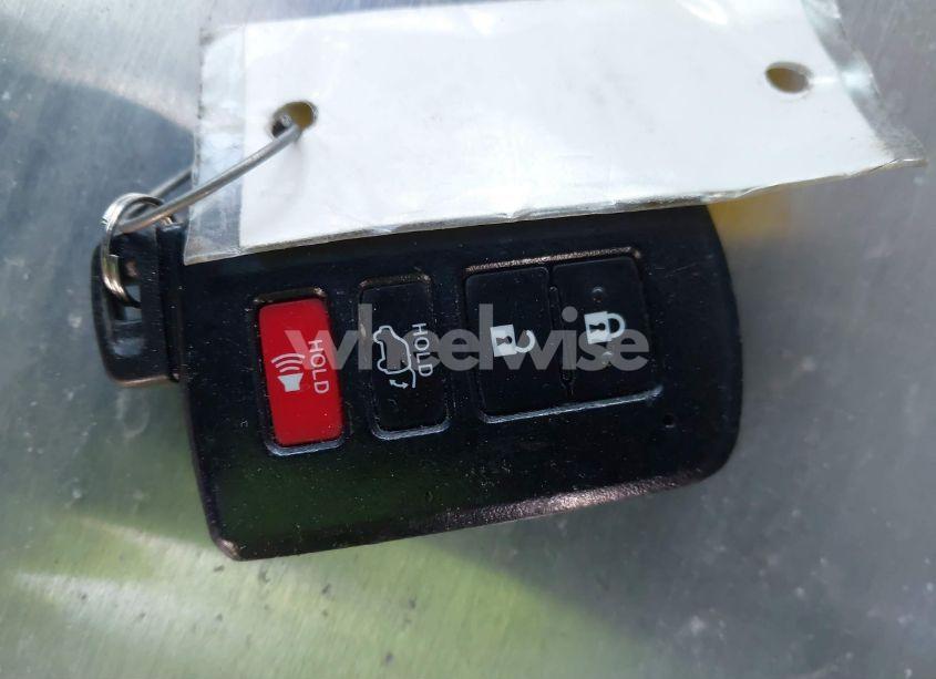 Photo 11 of 2019 Toyota Highlander XLE (VIN 5TDJZRFH4KS614657)