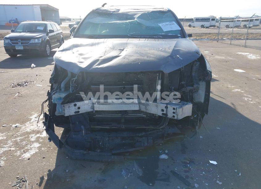 Photo 6 of 2019 Toyota Highlander XLE (VIN 5TDJZRFH4KS614657)