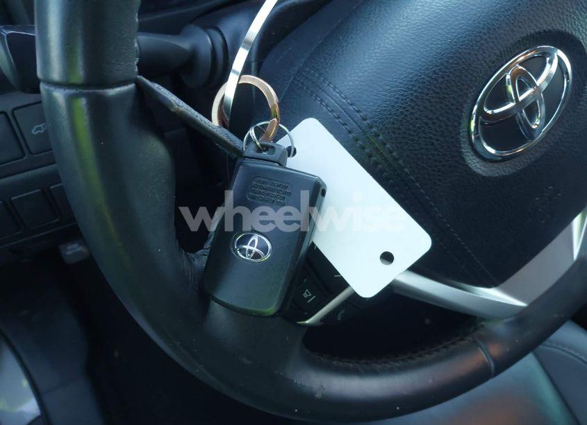 Photo 11 of 2019 Toyota Highlander XLE (VIN 5TDJZRFH4KS620734)