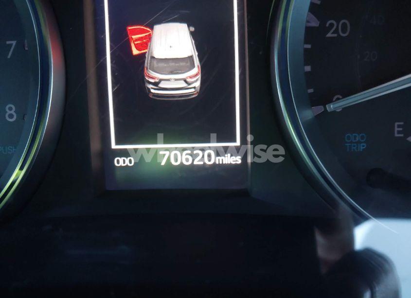 Photo 15 of 2019 Toyota Highlander XLE (VIN 5TDJZRFH4KS620734)