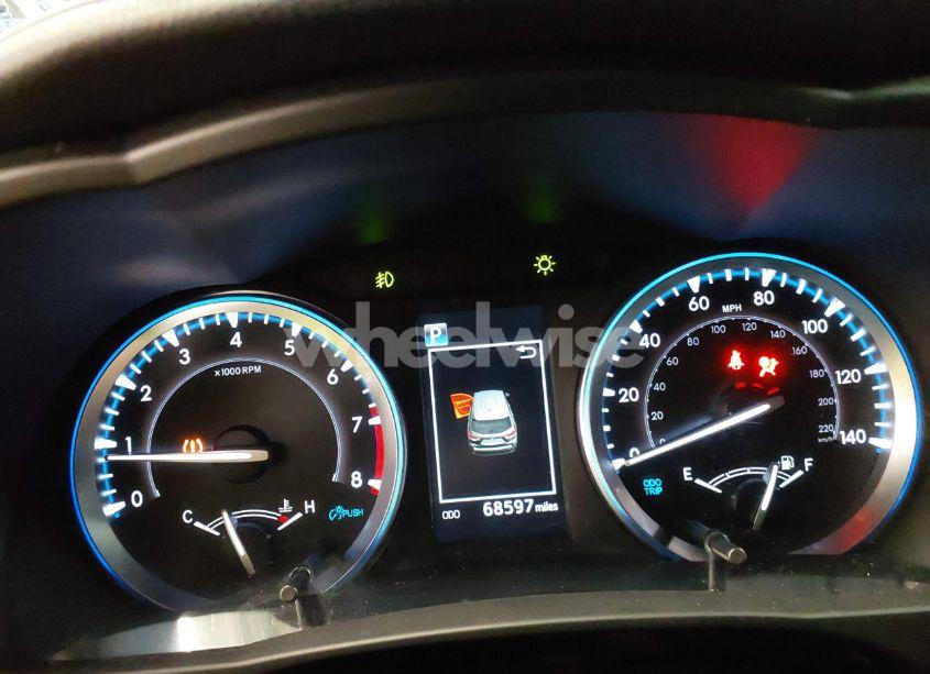 Photo 7 of 2019 Toyota Highlander XLE (VIN 5TDJZRFH4KS629952)