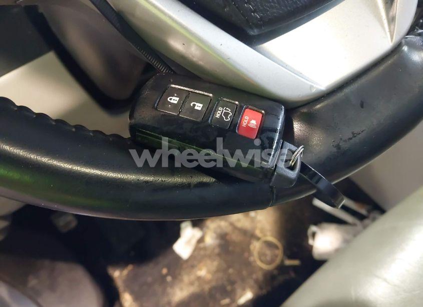 Photo 11 of 2019 Toyota Highlander XLE (VIN 5TDJZRFH4KS747306)